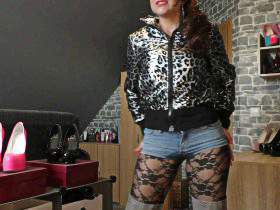 Vorschaubild vom Privatporno mit dem Titel "Geiler Nuttenpiss" von nylon_schlampe