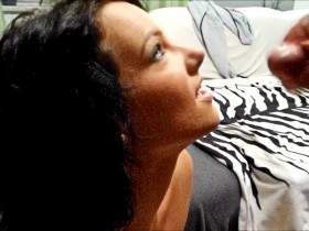 Vorschaubild vom Privatporno mit dem Titel "2 Männer wixten mir ins Gesicht" von SinaVelvet