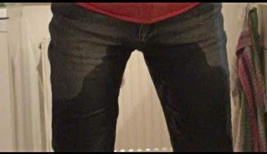  In die Jeans gepisst