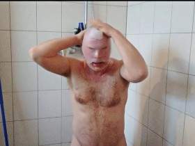 The horny shower with the piss 2