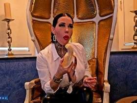 Miss Alessa Milano Crushing_Feeding_Foot_Shoe_Cleaning_Faceslapping