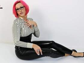 Vorschaubild vom Privatporno mit dem Titel "Anal-Motivation - Die göttlichen Wettkämpfe beginnen!" von CherieNoir