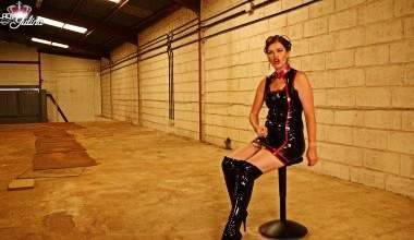 Latexherrin steigert Deine Spermamenge