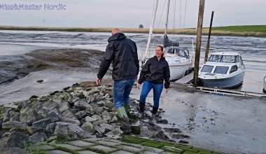 Geimeinsamer Schlammspaziergang in Wellies