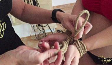 Bondage Tutorial: zwei Hände Bondage