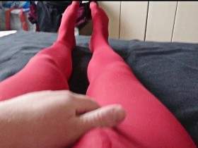 Nylonjunge loves the red pantyhose 1 ** Testicles FUN **