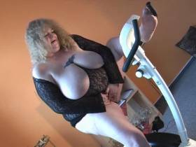 Vorschaubild vom Privatporno mit dem Titel "Arbeitspause" von MyAmateure