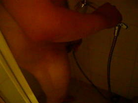 'll fingered in the shower