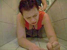 Vorschaubild vom Privatporno mit dem Titel "Doggy Bums im Bad" von Miss-United