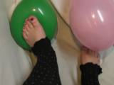 Foot fetish and balloon