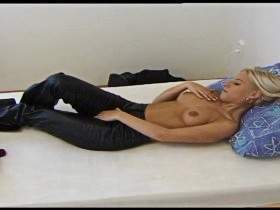 Gorgeous Nadja m**turbates for you