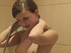 Girlfriend takes a shower after the ass fuck