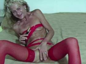 Vorschaubild vom Privatporno mit dem Titel "Vier Frauen treiben Piss-Spielchen" von Geile-Tina