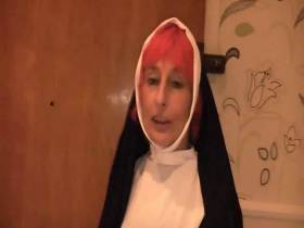 Als Piss und Wichs geile Nonne unterwegs