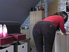 Vorschaubild vom Privatporno mit dem Titel "Neue geile Cordjeans" von nylon_schlampe