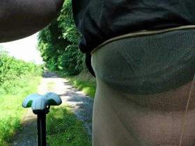 Geil beim Fahrradfahren in Strumpfhose