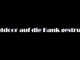 Gestrullt outdoor on the bench