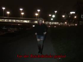 Peeing in front of the Empire Bridge in Vienna