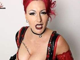 Vorschaubild vom Privatporno mit dem Titel "Dirndl-Diva! Du bist mein Wiesn-Sklave!" von CherieNoir