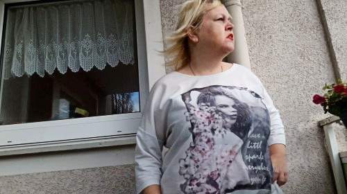 Höschenpiss auf dem Balkon