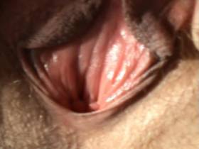 Vorschaubild vom Privatporno mit dem Titel "Behaarte votze angepisst" von cindy25