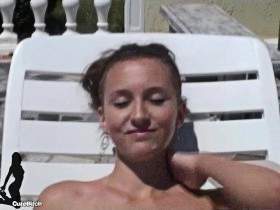 Vorschaubild vom Privatporno mit dem Titel "Spermafresse am Pool" von CuteBitch