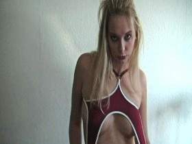 Vorschaubild vom Privatporno mit dem Titel "Mein geile Bikini" von FeuchteSchnecke