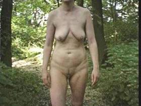 Pure nature! Naked in the forest