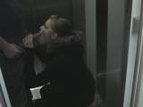 Blowjob in the hotel elevator caught ...!