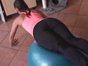 Vorschaubild vom Privatporno mit dem Titel "So geil ist Sport!" von XelinaRox