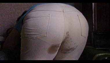 Stinky Beige Jeans Poop