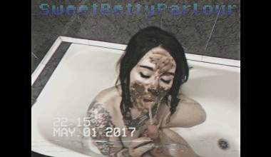 PRIVATE zuhause pissen video