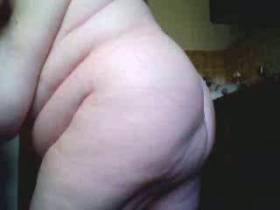 * 143 * From 31.08.10. Moni in the pissing & shitting!