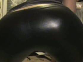 Vorschaubild vom Privatporno mit dem Titel "Lackarsch" von nylon_schlampe