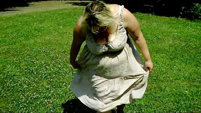 Maedchen Bruste Braungebrannt Deepthroat