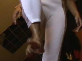 Vorschaubild vom Privatporno mit dem Titel "Weißer leggins piss" von nylon_schlampe