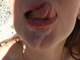 Vorschaubild vom Privatporno mit dem Titel "Ich wollte erst eine Ladung Sperma schlucken" von heisse-luda