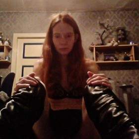 RedQueenRania - Erfahrene MILF (38) MILF aus Deutschland