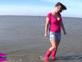 Rubber boots # 4 - On the beach at high tide
