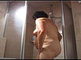 Pensioner Marta and her perverse shower skills