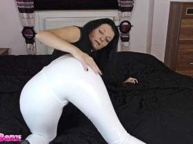 White Leggings Talk - Squirt right at 0