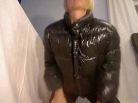 Vorschaubild vom Privatporno mit dem Titel "Glanz nur für Dich!" von EvilBitch