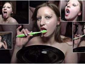 Skinny Teen Arina Wolf Zahnpflege mal ganz anders