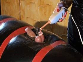 Vorschaubild vom Privatporno mit dem Titel "Gummisack 1" von SMBoy