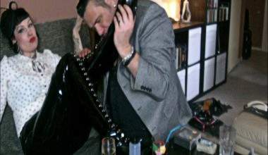 Escort Trouble - Lady Vampira beim Hausbesuch Teil 1
