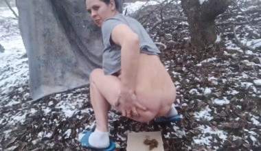 Natalia shit in the winter garden