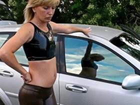 Smoking and Camel toe outdoors in Slinkystylez HL5AX