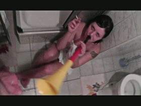 Vorschaubild vom Privatporno mit dem Titel "Trichter Klo Nutte" von extremgirl