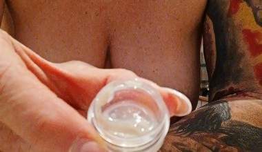 Nachschlag! Pussycreme für Schlampe Jasmin