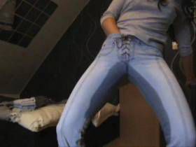 Vorschaubild vom Privatporno mit dem Titel "Wunsch...jeanspissen fingern" von nylon_schlampe